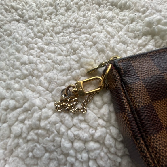 Louis Vuitton Pochette - Picture 8 of 14